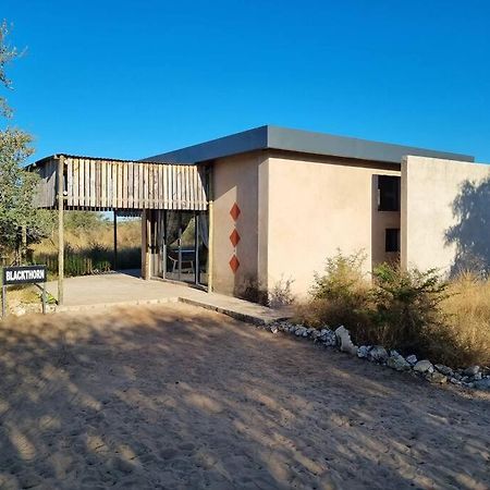 Hackberry House Black Thorn Cottage, Off Grid Khemsbok Екстериор снимка