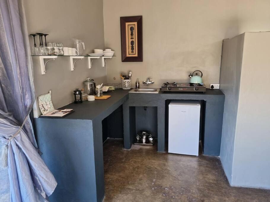 Hackberry House Black Thorn Cottage, Off Grid Khemsbok Екстериор снимка