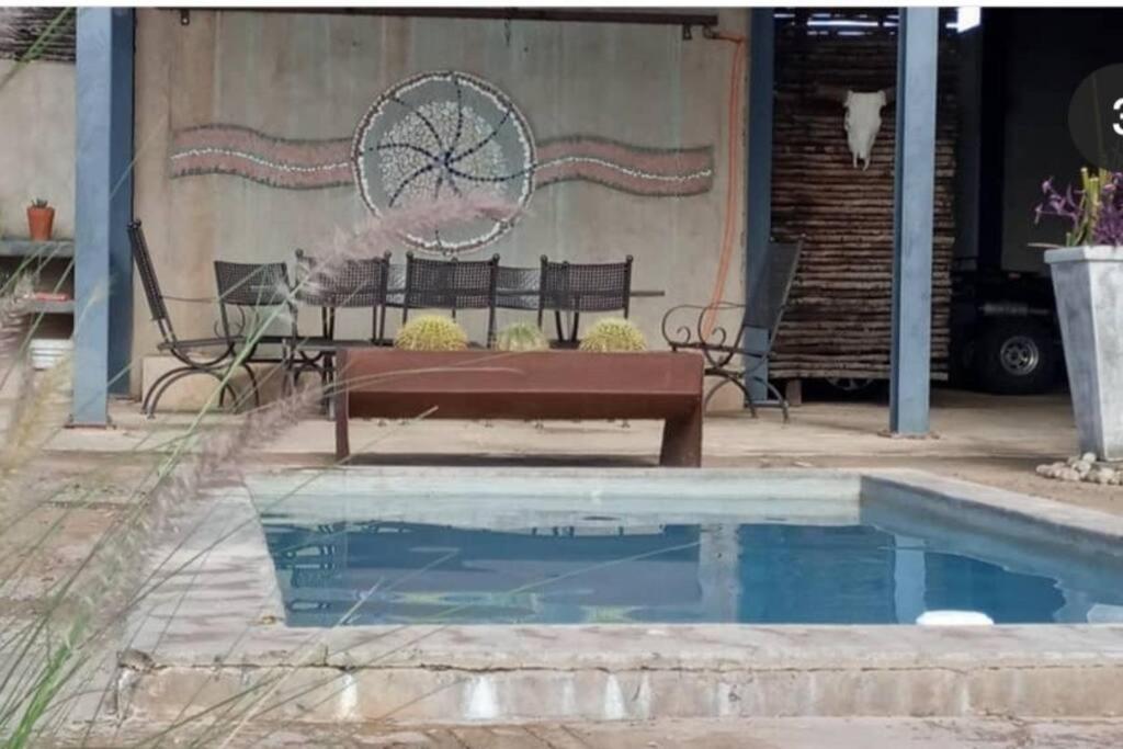 Hackberry House Black Thorn Cottage, Off Grid Khemsbok Екстериор снимка